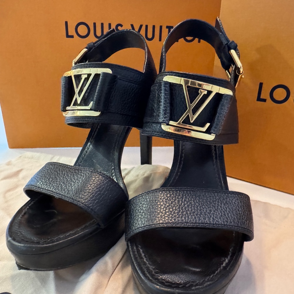 Louis Vuitton Horizon Leather Platform Sandal Heels - Black LV, US size 7.5